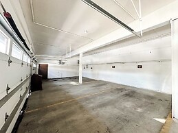 Modern Cabin for 6, Near Slopes + Canyon Lodge!