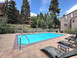 Modern Cabin for 6, Near Slopes + Canyon Lodge!