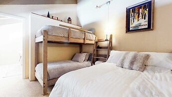 Modern Cabin for 6, Near Slopes + Canyon Lodge!