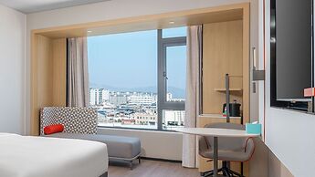 Longyan Liancheng by IHG