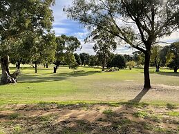 Harden Country Club Motel