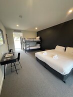 Harden Country Club Motel