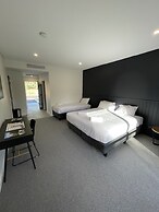 Harden Country Club Motel