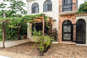 Apt with Pool & jungle in Puerto Morelos