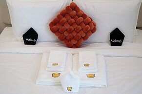 Oceanview Sunset View 3BR Luxe Home Yard