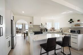 Oceanview Sunset View 3BR Luxe Home Yard