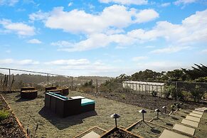 Oceanview Sunset View 3BR Luxe Home Yard