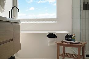 Oceanview Sunset View 3BR Luxe Home Yard