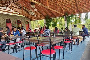 Shoolin Jungle Resort