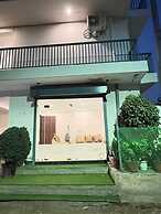 Apna Homes Stay and Hotel I Gurugram