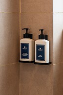 Zenith Suites Cameron