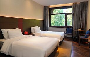 Ziyue Minghu Hotel
