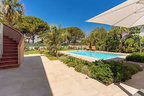 Villa Bali with Pool by Wonderful Italy