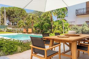 Villa Bali with Pool by Wonderful Italy