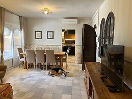 Villa Evelina 1 Minute to Beach Sleeps 8