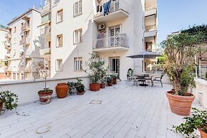 Gianicolo Apartment with Terrace
