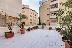 Gianicolo Apartment with Terrace