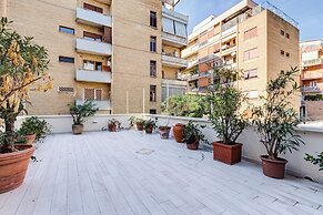 Gianicolo Apartment with Terrace
