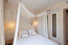 E DWELL IN MANDARA