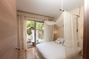 E DWELL IN MANDARA
