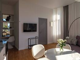 Miro Rooms Center Cloud - Quite Chic