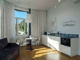 Miro Rooms Center Cloud - Quite Chic