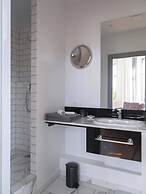 Miro Rooms Center Cloud - Quite Chic