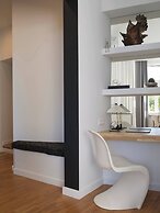 Miro Rooms Center Cloud - Quite Chic