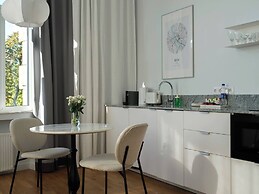 Miro Rooms Center Cloud - Quite Chic