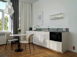 Miro Rooms Center Cloud - Quite Chic