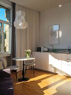 Miro Rooms Center Cloud - Quite Chic