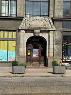 Miro Rooms Center Cloud - Quite Chic