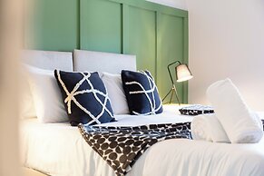 The Annick Suite No.2