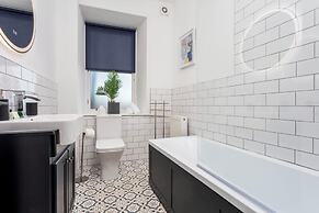 The Annick Suite No.2