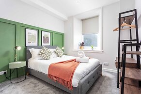 The Annick Suite No.2