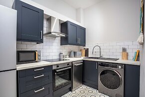 The Annick Suite No.2