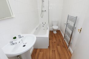 4 Bed Derby House - Long Stays- Parking