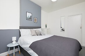 4 Bed Derby House - Long Stays- Parking