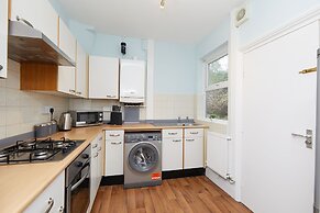 4 Bed Derby House - Long Stays- Parking