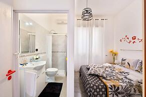 Sunny Haven Villa In Torre Lapillo