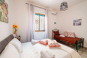 Sunny Haven Villa In Torre Lapillo