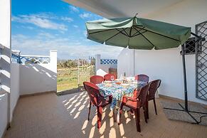 Sunny Haven Villa In Torre Lapillo