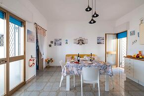 Sunny Haven Villa In Torre Lapillo