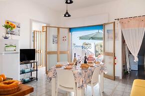 Sunny Haven Villa In Torre Lapillo