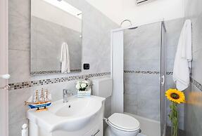 Sunny Haven Villa In Torre Lapillo