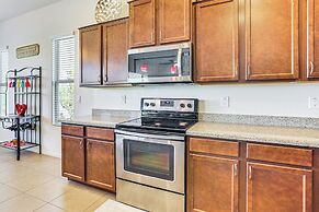 Outdoor Oasis in Goodyear: Stay & Play!