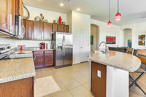 Outdoor Oasis in Goodyear: Stay & Play!