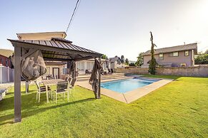 'grand Chelan' Large Group Getaway: Pool & Hot Tub