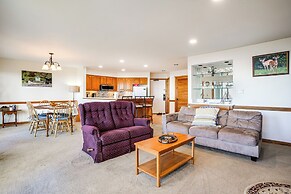 1 Mi to Wintergreen Resort: Mtn-view Condo!