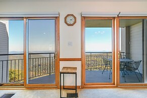 1 Mi to Wintergreen Resort: Mtn-view Condo!